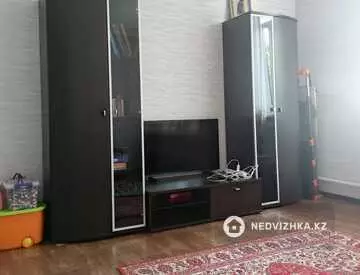2-комнатная квартира, этаж 2 из 2, 82 м²