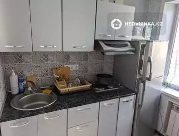 2-комнатная квартира, этаж 1 из 5, 48 м², посуточно