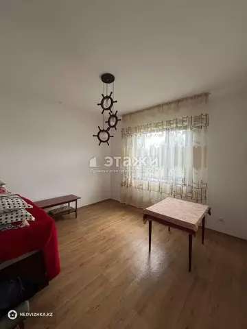5-комнатный дом, 0.3 соток, 196 м²