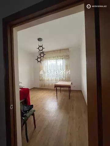 5-комнатный дом, 0.3 соток, 196 м²