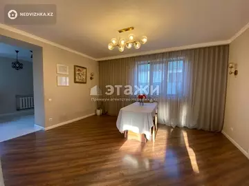 9-комнатный дом, 10 соток, 310 м²