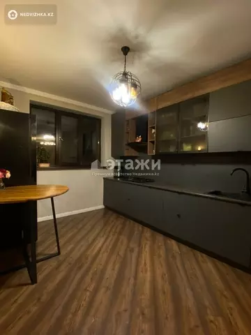 310 м², 9-комнатный дом, 10 соток, 310 м², изображение - 10