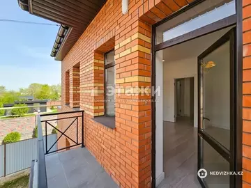 4-комнатный дом, 2 соток, 150 м²