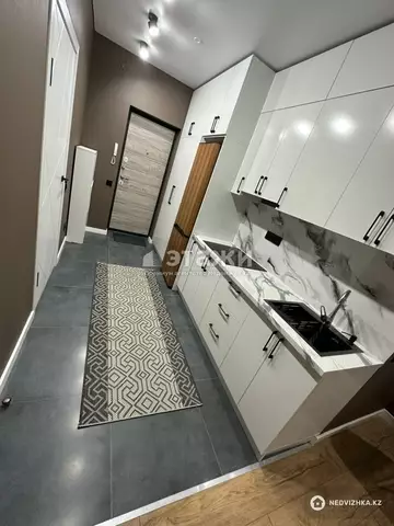 1-комнатная квартира, этаж 2 из 12, 38 м², на длительный срок