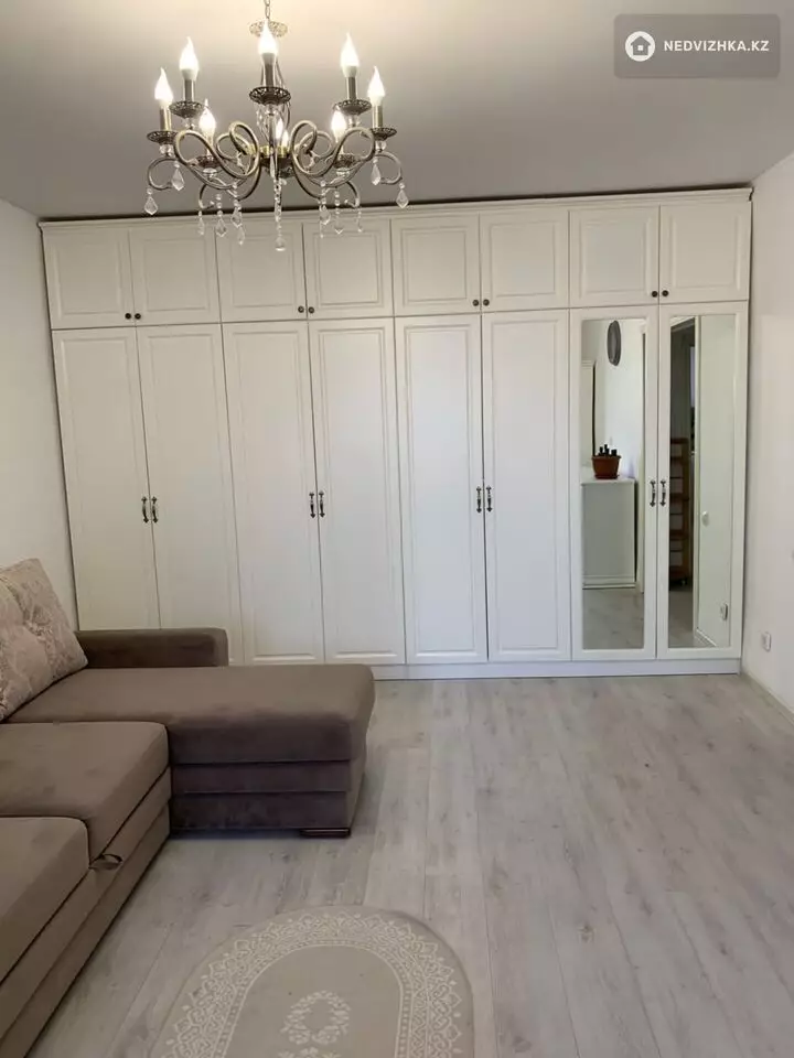 45 м², 1-комнатная квартира, этаж 1 из 9, 45 м², на длительный срок, изображение - 1