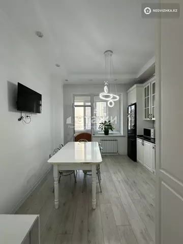 3-комнатная квартира, этаж 5 из 8, 96 м²