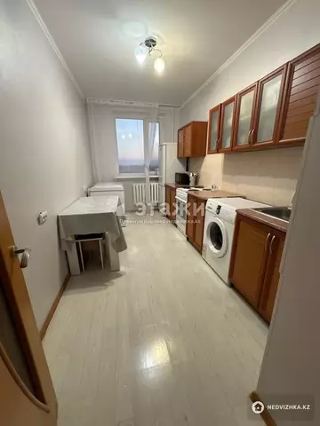 1-комнатная квартира, этаж 12 из 12, 39 м²