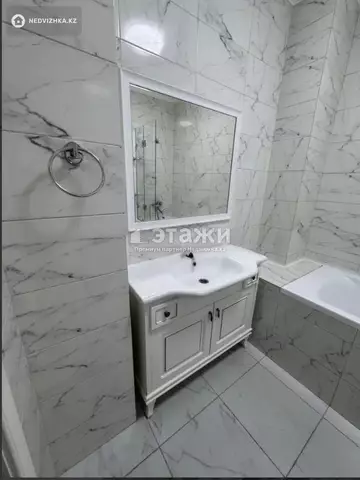 5-комнатная квартира, этаж 4 из 13, 200 м²