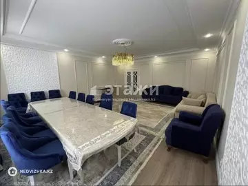 5-комнатная квартира, этаж 4 из 13, 200 м²