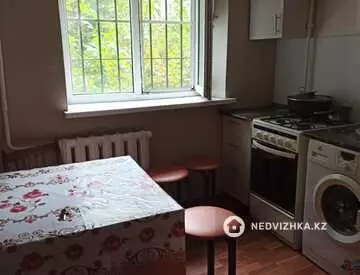 2-комнатная квартира, этаж 1 из 4, 49 м², на длительный срок