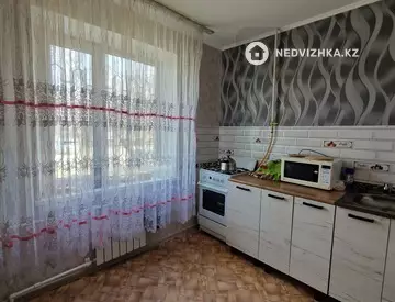 1-комнатная квартира, этаж 1 из 9, 32 м²