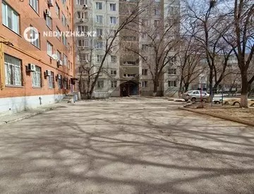 1-комнатная квартира, этаж 1 из 9, 32 м²