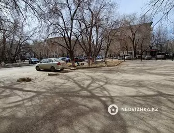1-комнатная квартира, этаж 1 из 9, 32 м²