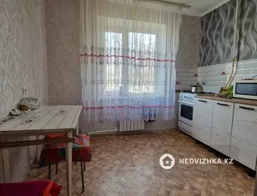 1-комнатная квартира, этаж 1 из 9, 32 м²