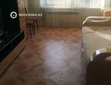 2-комнатная квартира, этаж 3 из 5, 42 м², на длительный срок