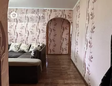 3-комнатная квартира, этаж 3 из 4, 53 м²