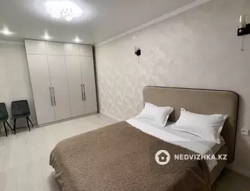 2-комнатная квартира, этаж 11 из 12, 56 м², посуточно