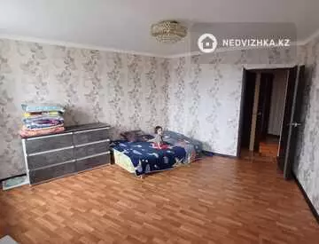 4-комнатная квартира, этаж 5 из 6, 120 м², на длительный срок