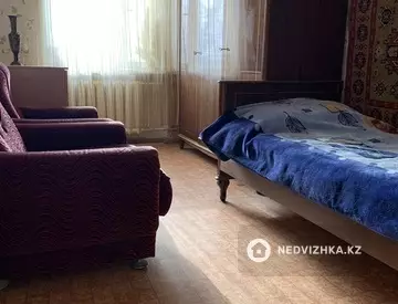 3-комнатная квартира, этаж 3 из 4, 60 м², на длительный срок