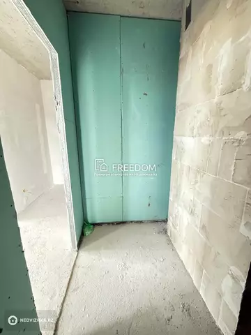 2-комнатная квартира, этаж 17 из 17, 65 м²