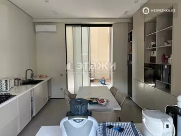 5-комнатная квартира, этаж 1 из 2, 225 м²