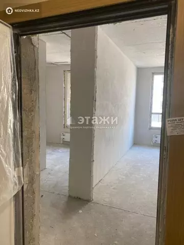 1-комнатная квартира, этаж 4 из 12, 38 м²