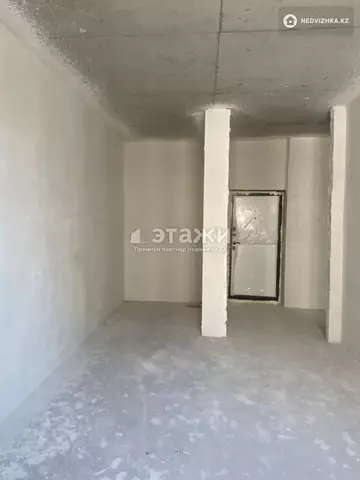 1-комнатная квартира, этаж 4 из 12, 38 м²