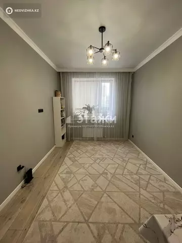 1-комнатная квартира, этаж 1 из 10, 36 м²