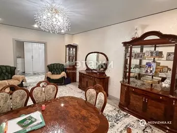 3-комнатная квартира, этаж 5 из 13, 107 м²