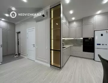 2-комнатная квартира, этаж 17 из 21, 60 м², на длительный срок