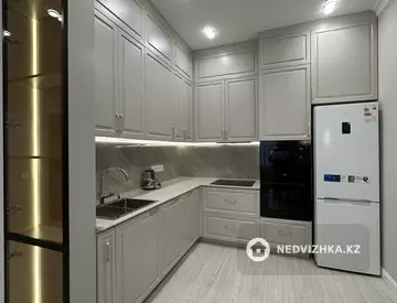 2-комнатная квартира, этаж 17 из 21, 60 м², на длительный срок