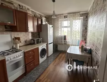 1-комнатная квартира, этаж 3 из 5, 38 м²