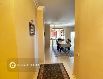 3-комнатная квартира, этаж 10 из 13, 132 м²
