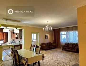 3-комнатная квартира, этаж 10 из 13, 132 м²