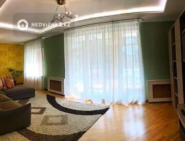 5-комнатная квартира, этаж 1 из 3, 285 м²