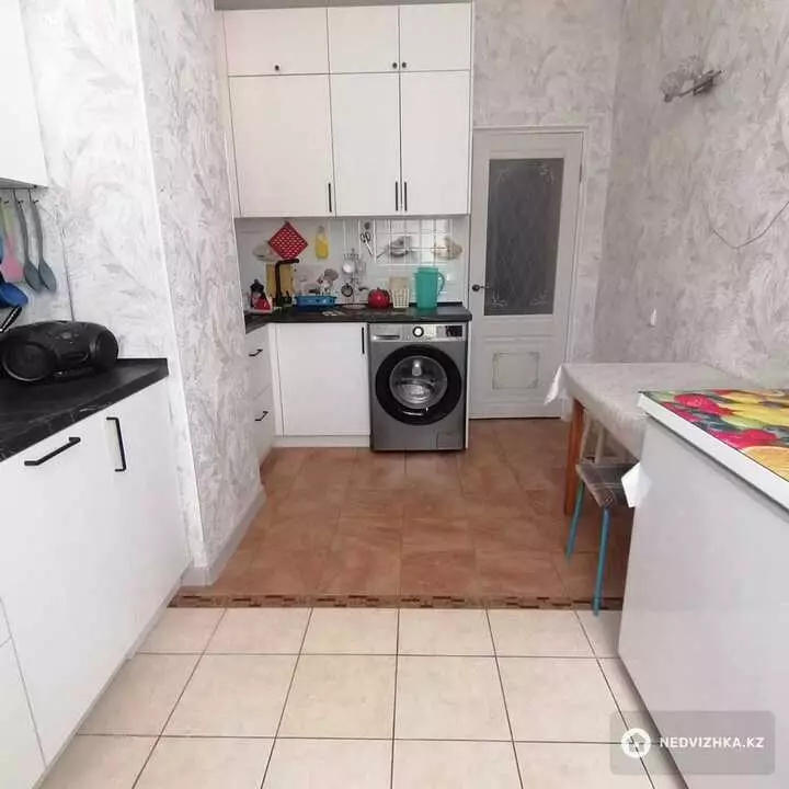 68.1 м², 3-комнатная квартира, этаж 2 из 3, 68 м², изображение - 1