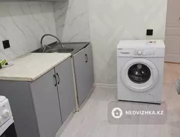 1-комнатная квартира, этаж 4 из 6, 38 м²