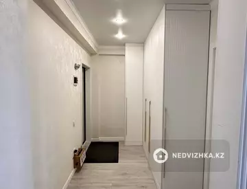 2-комнатная квартира, этаж 4 из 5, 52 м²