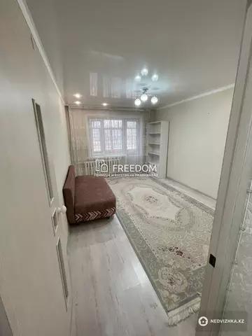 1-комнатная квартира, этаж 1 из 5, 37 м²