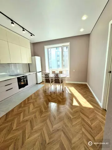 1-комнатная квартира, этаж 4 из 12, 41 м²