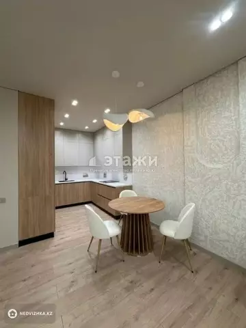 2-комнатная квартира, этаж 4 из 21, 60 м², на длительный срок