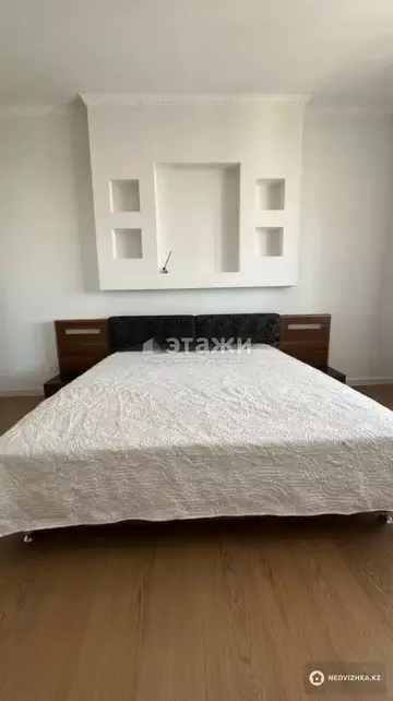 3-комнатная квартира, этаж 13 из 15, 111 м², на длительный срок
