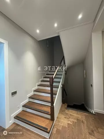 4-комнатный дом, 1 соток, 280 м², на длительный срок
