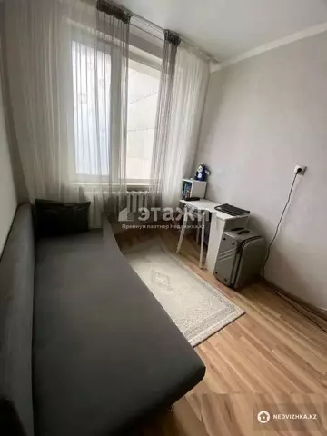 3-комнатная квартира, этаж 19 из 24, 44 м²