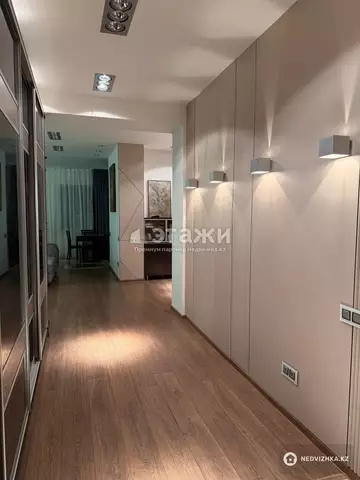 2-комнатная квартира, этаж 10 из 19, 98 м²