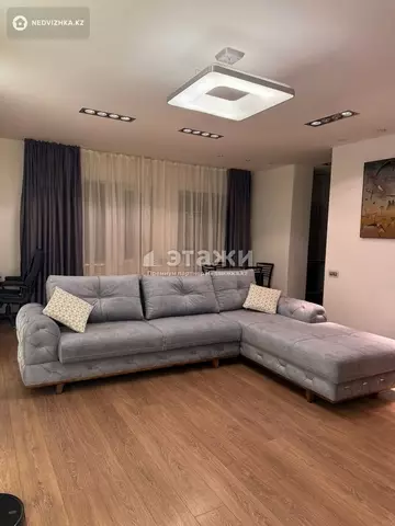2-комнатная квартира, этаж 10 из 19, 98 м²
