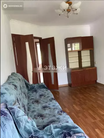 2-комнатная квартира, этаж 4 из 5, 45 м²