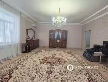 3-комнатная квартира, этаж 1 из 5, 151 м²