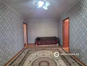 4-комнатная квартира, этаж 2 из 5, 63 м²