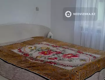 3-комнатная квартира, этаж 3 из 3, 77 м², на длительный срок